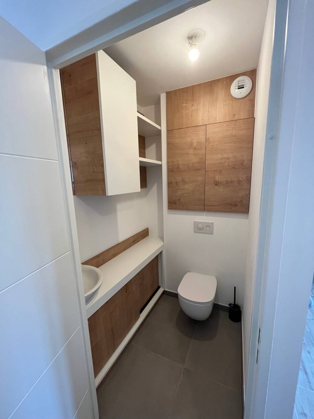DECO 23